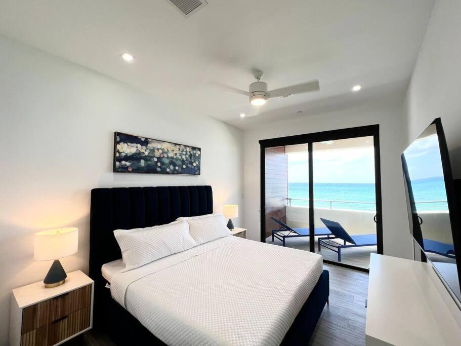 Luxury Ocean Front Seadreams 2 With 7 Mile Beach Views West Bay Buitenkant foto