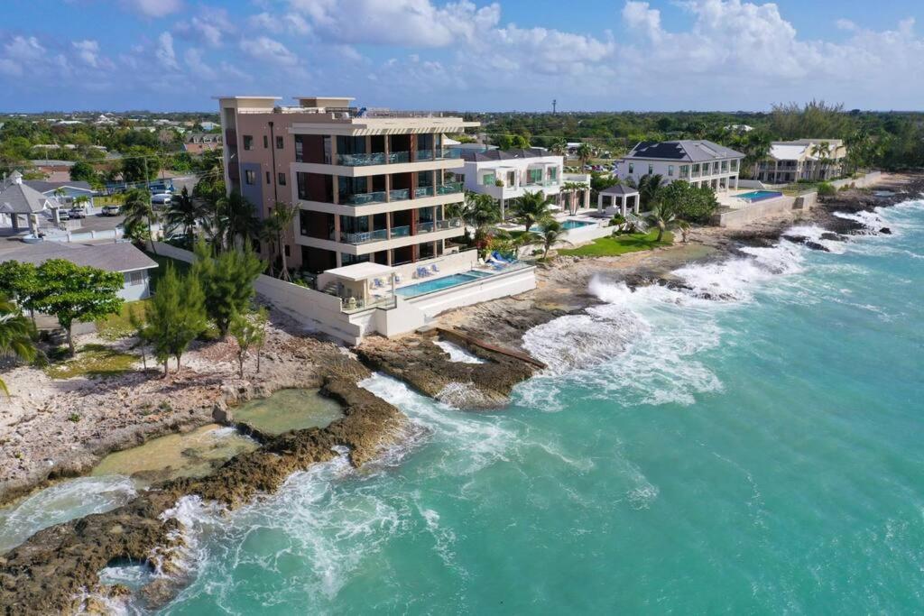 Luxury Ocean Front Seadreams 2 With 7 Mile Beach Views West Bay Buitenkant foto